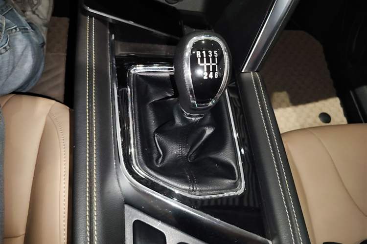 Used BAIC Beijing X3 2021 1.5T Manual Glory Edition Gear Lever