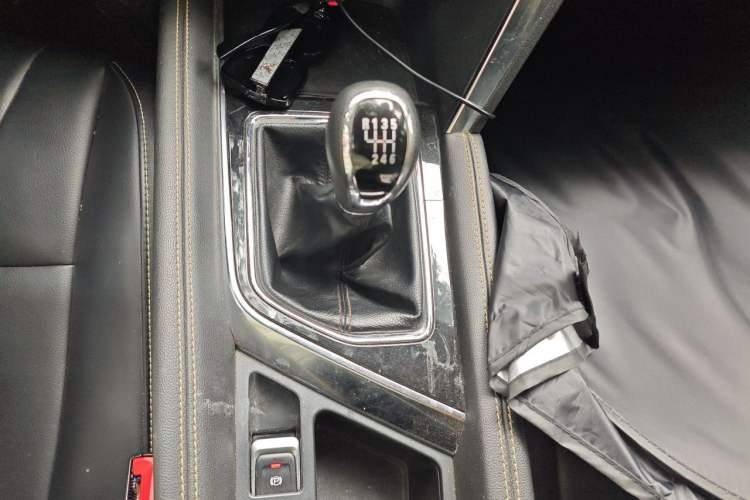 Used BAIC Beijing X3 2021 1.5T Manual Glory Edition Gear Lever