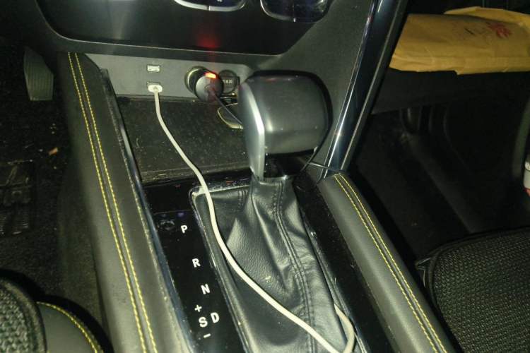 Used BAIC Beijing X3 2021 1.5T CVT Glory Edition Gear Lever