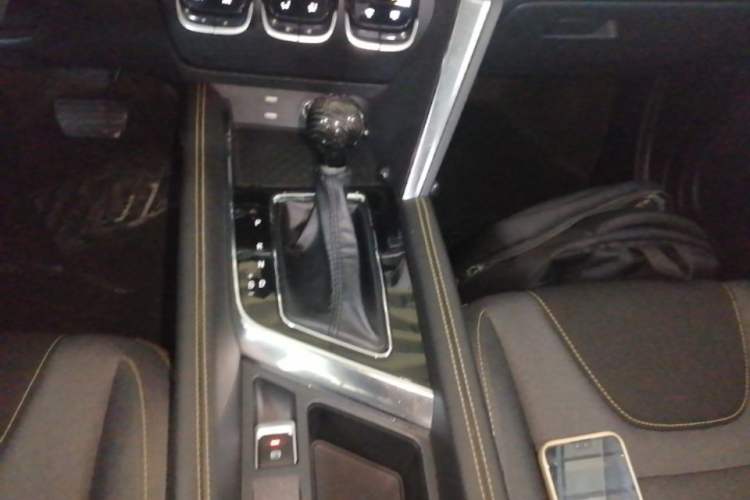 Used BAIC Beijing X3 2021 1.5T CVT Glory Edition Gear Lever