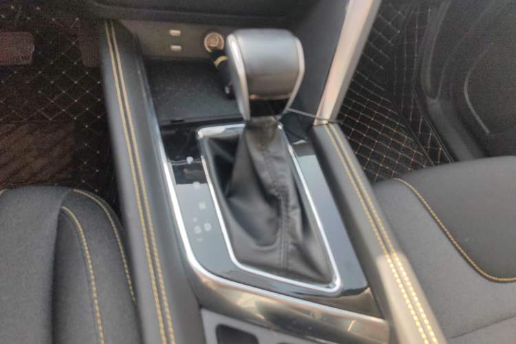 Used BAIC Beijing X3 2021 1.5T CVT Glory Edition Gear Lever