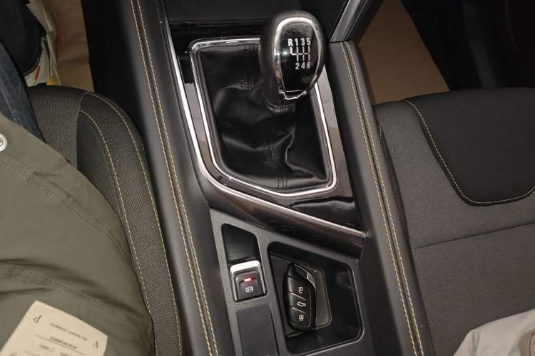 Used BAIC Beijing X3 2021 1.5T Manual Glory Edition Gear Lever