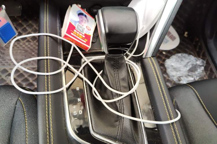 Used BAIC Beijing X3 2021 1.5T CVT Glory Edition Gear Lever
