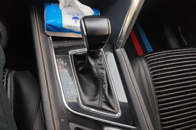 Used BAIC Beijing X3 2021 1.5T CVT Glory Edition Gear Lever