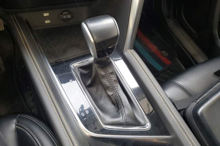 Used BAIC Beijing X3 2021 1.5T CVT Glory Edition Gear Lever