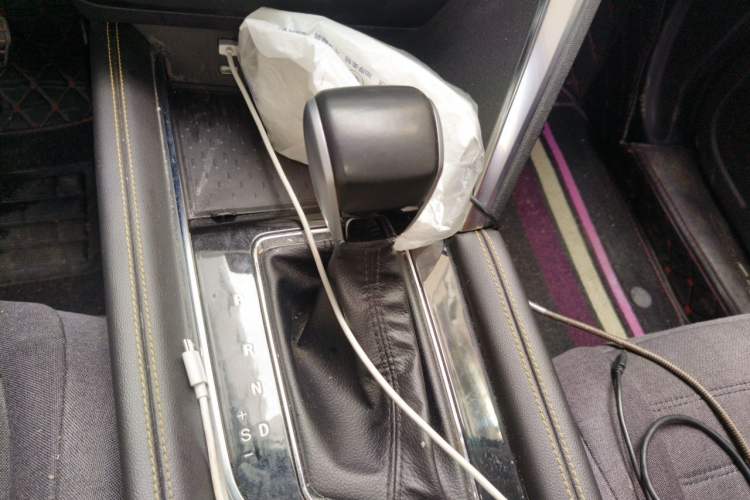 Used BAIC Beijing X3 2021 1.5T CVT Glory Edition Gear Lever