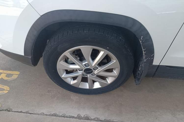Used BAIC Beijing X3 2021 1.5T CVT Glory Edition Left Front Wheel Hub