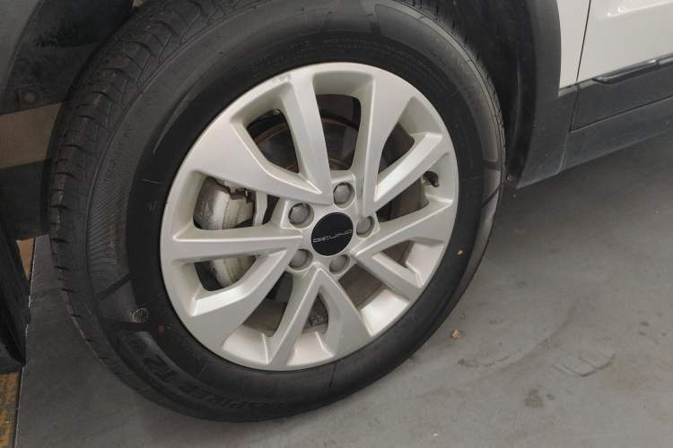 Used BAIC Beijing X3 2021 1.5T Manual Glory Edition Left Front Wheel Hub