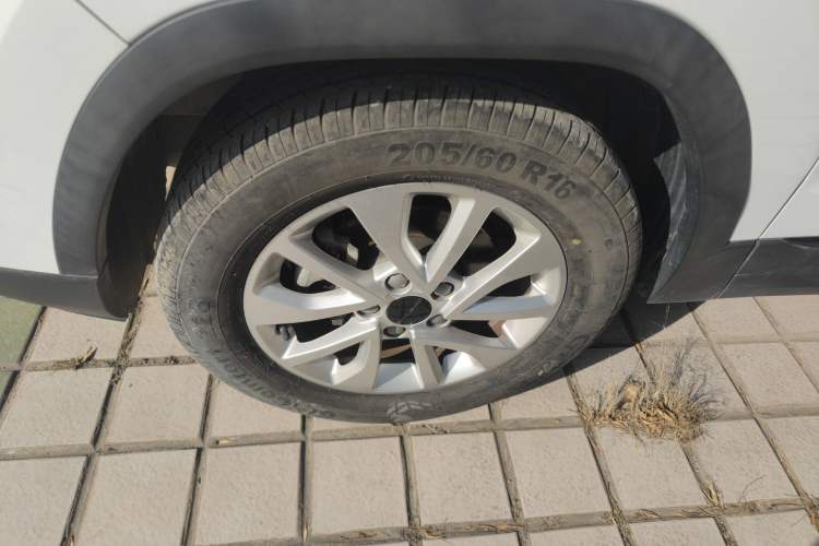 Used BAIC Beijing X3 2021 1.5T CVT Glory Edition Left Front Wheel Hub