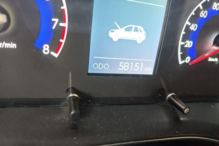 Used BAIC Beijing X3 2021 1.5T Manual Glory Edition Odometer Close Up