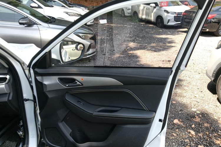 Used BAIC Beijing X3 2021 1.5T CVT Glory Edition Right Front Door Interior