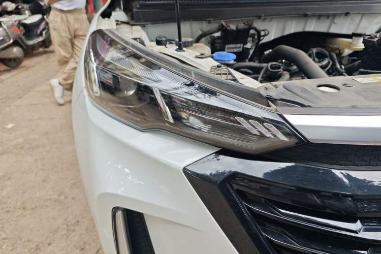 Used BAIC Beijing X3 2021 1.5T Manual Glory Edition Right Front Headlight