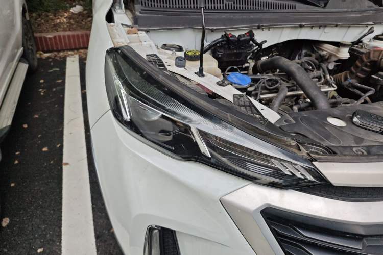 Used BAIC Beijing X3 2021 1.5T Manual Glory Edition Right Front Headlight