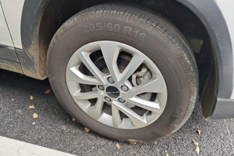 Used BAIC Beijing X3 2021 1.5T Manual Glory Edition Right Front Wheel Hub