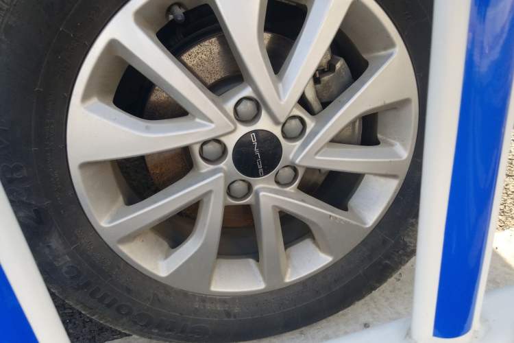 Used BAIC Beijing X3 2021 1.5T CVT Honor Edition PLUS Right Front Wheel Hub