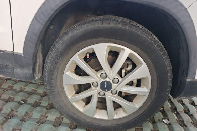 Used BAIC Beijing X3 2021 1.5T Manual Glory Edition Right Front Wheel Hub