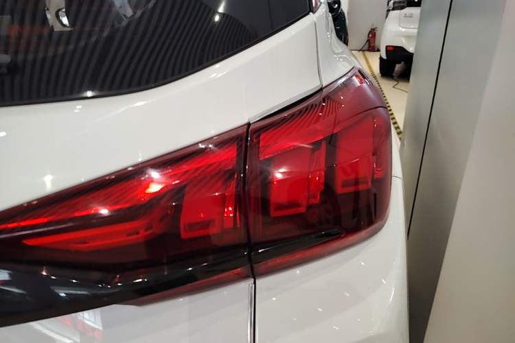 Used BAIC Beijing X3 2021 1.5T Manual Glory Edition Right Rear Taillight