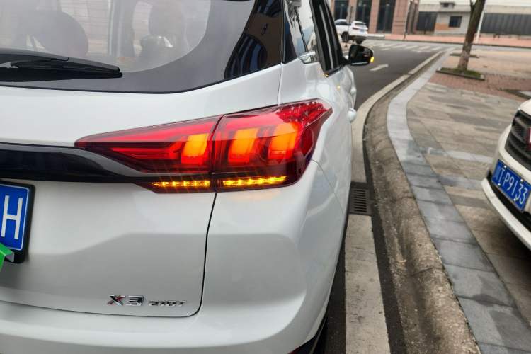 Used BAIC Beijing X3 2021 1.5T CVT Glory Edition Right Rear Taillight