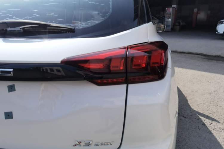 Used BAIC Beijing X3 2021 1.5T Manual Glory Edition Right Rear Taillight