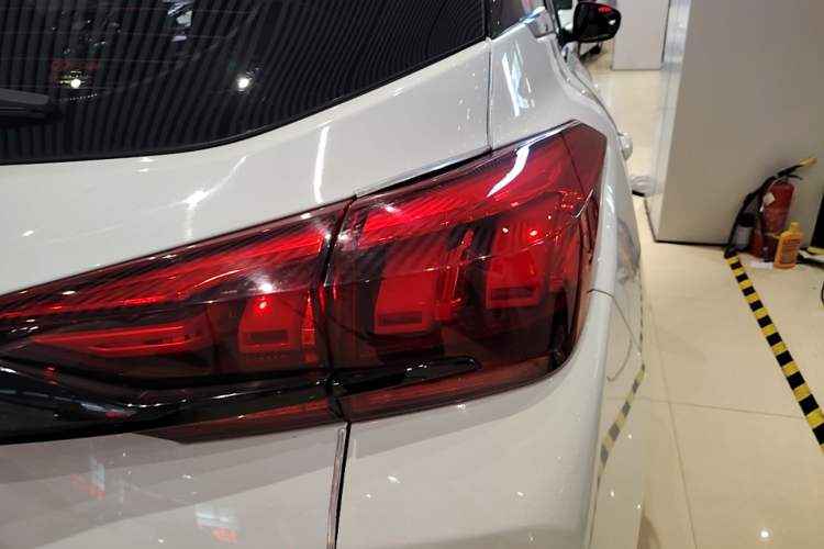 Used BAIC Beijing X3 2021 1.5T Manual Glory Edition Right Rear Taillight