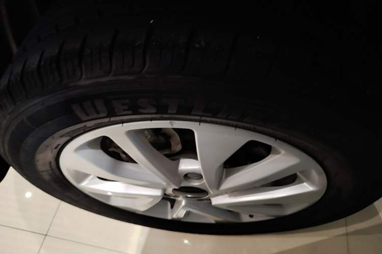 Used BAIC Beijing X3 2021 1.5T Manual Glory Edition Right Rear Wheel Hub