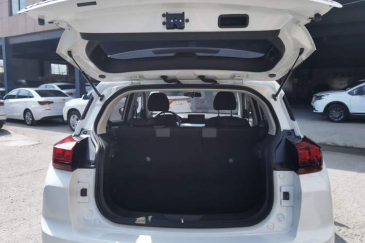 Used BAIC Beijing X3 2021 1.5T Manual Glory Edition Trunk