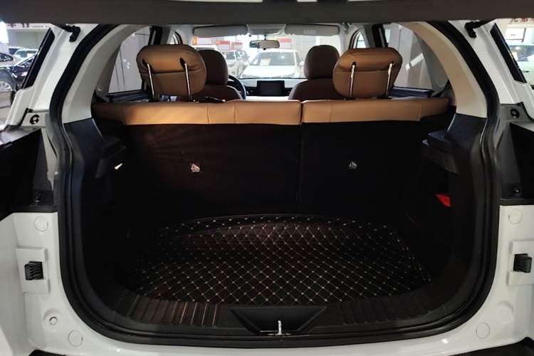Used BAIC Beijing X3 2021 1.5T Manual Glory Edition Trunk