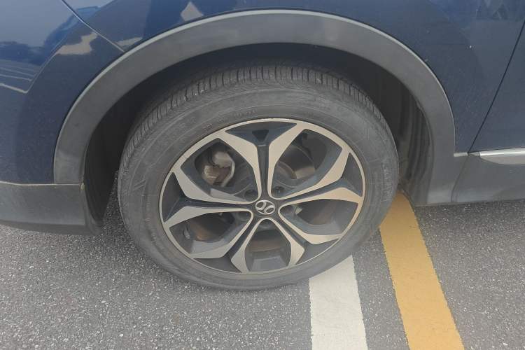 Used BAIC Beijing X5 2018 1.5T CVT New Smart Version China V Emission Standard Left Front Wheel Hub