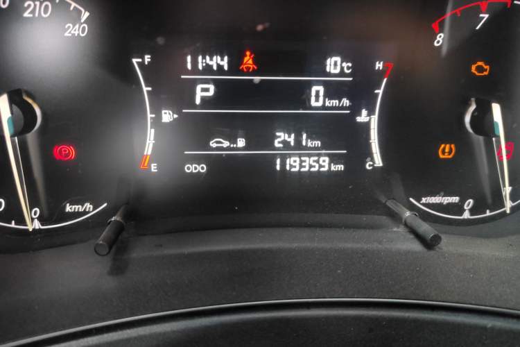 Used BAIC Beijing X5 2018 1.5T CVT Elite Version National V Odometer Close Up