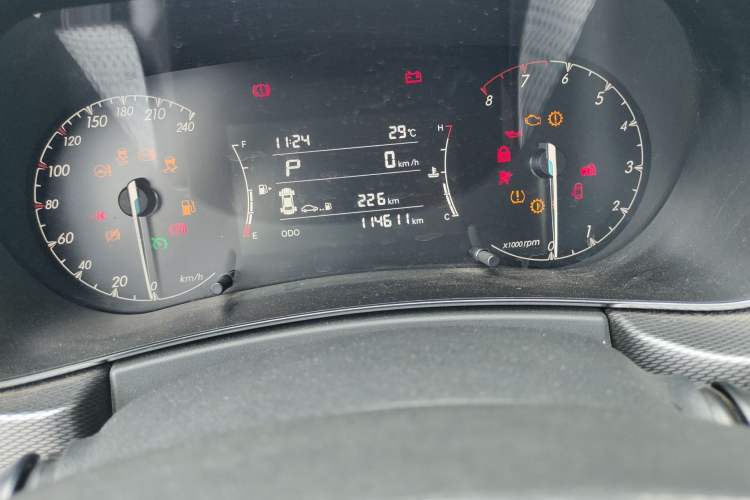 Used BAIC Beijing X5 2018 1.5T CVT Elite Version National V Odometer Close Up