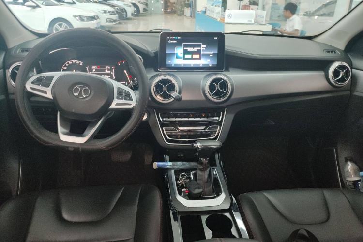 Used BAIC Beijing X5 2018 1.5T CVT Elite Version National V Center Console