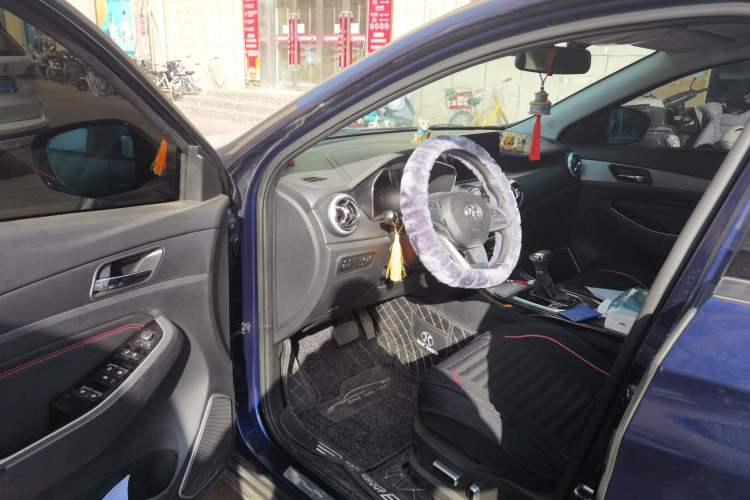 Used BAIC Beijing X5 2018 1.5T CVT New Smart Version China V Emission Standard Driver Seat