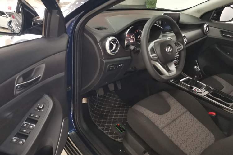 Used BAIC Beijing X5 2018 1.5T Manual Advance Version China V Driver Seat