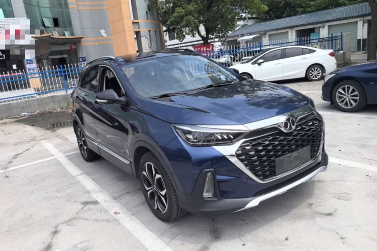 Used BAIC Beijing X5 2018 1.5T CVT Elite Version National V Front Right 45 Deg