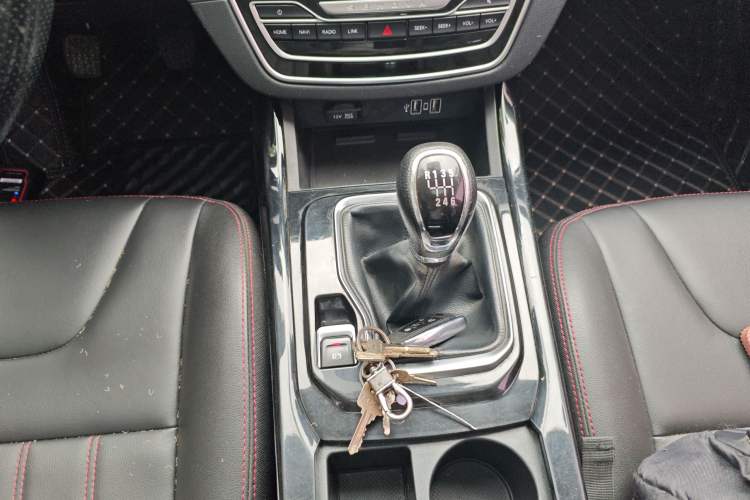 Used BAIC Beijing X5 2018 1.5T Manual Elite Edition National V Gear Lever