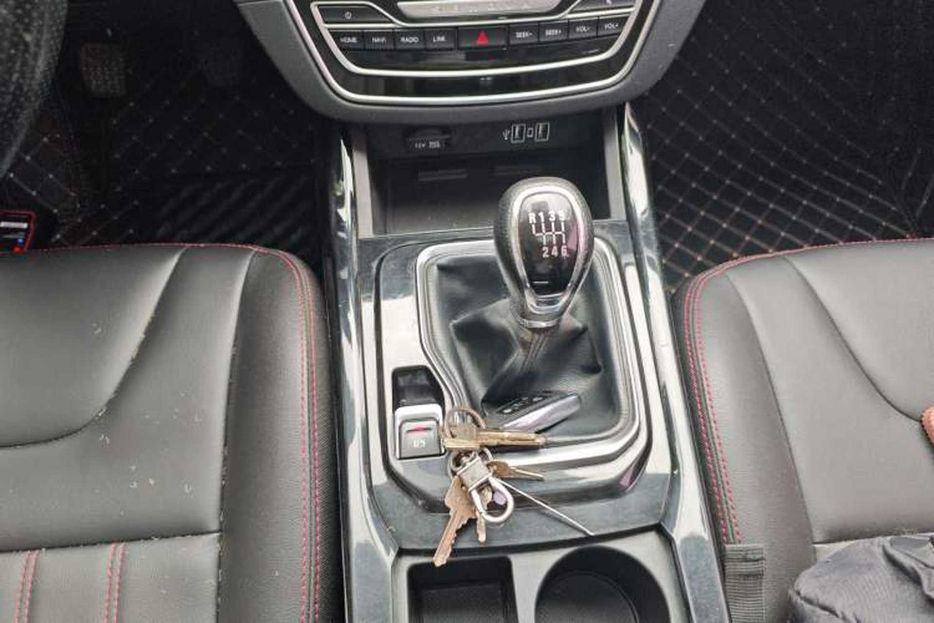 Used BAIC Beijing X5 2018 1.5T Manual Elite Edition National V Gear Lever