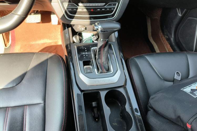 Used BAIC Beijing X5 2018 1.5T CVT Elite Version National V Gear Lever