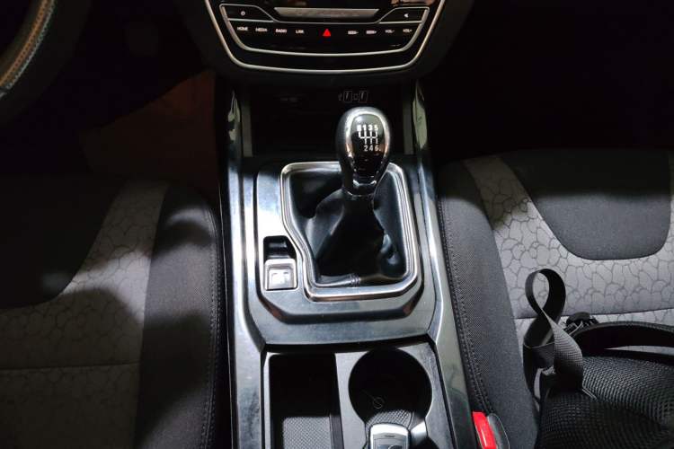Used BAIC Beijing X5 2018 1.5T Manual Advance Version China V Gear Lever