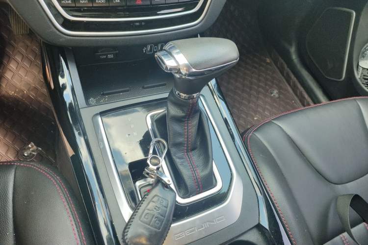 Used BAIC Beijing X5 2018 1.5T CVT Elite Version National V Gear Lever