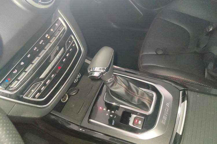 Used BAIC Beijing X5 2018 1.5T CVT Elite Version National V Gear Lever