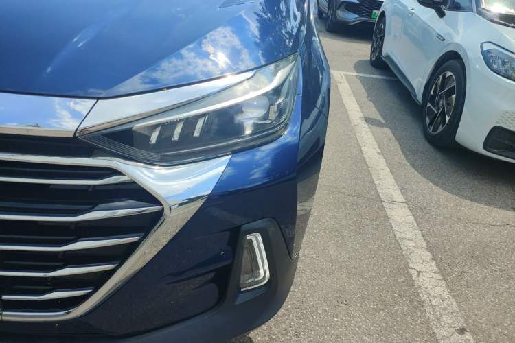 Used BAIC Beijing X5 2018 1.5T CVT Elite Version National V Left Front Headlight