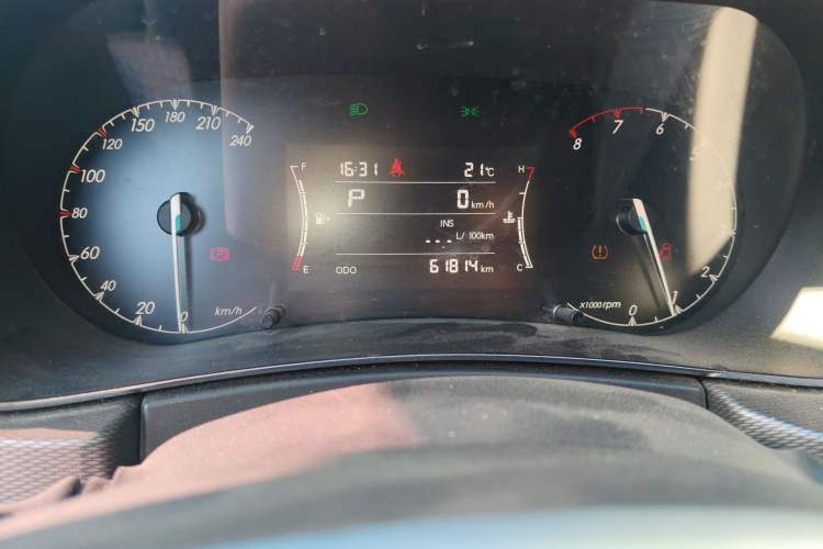 Used BAIC Beijing X5 2018 1.5T CVT Elite Version National V Odometer Close Up