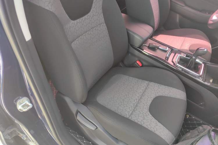 Used BAIC Beijing X5 2018 1.5T Manual Advance Version China V Right Front Seat