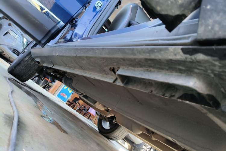 Used BAIC Beijing X5 2018 1.5T CVT Elite Version National V Right Side Sill