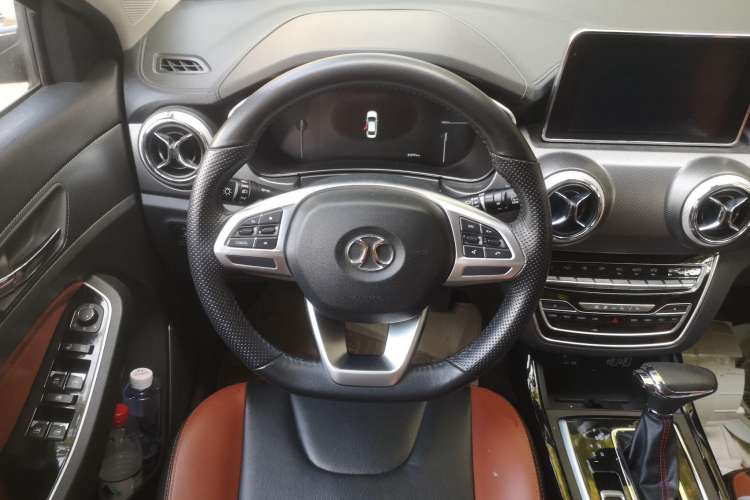 Used BAIC Beijing X5 2018 1.5T CVT New Smart Version China V Emission Standard Steering Wheel
