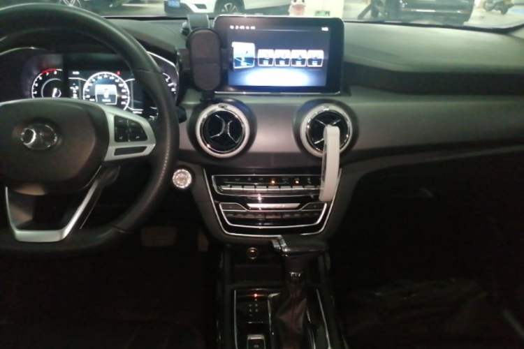 Used BAIC Beijing X5 2018 1.5T CVT New Smart Version China V Emission Standard Audio And AC Panel