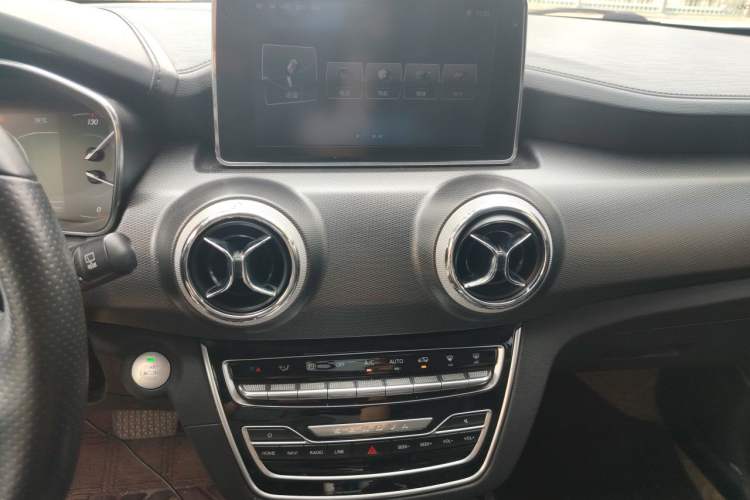 Used BAIC Beijing X5 2018 1.5T CVT New Smart Version China V Emission Standard Audio And AC Panel