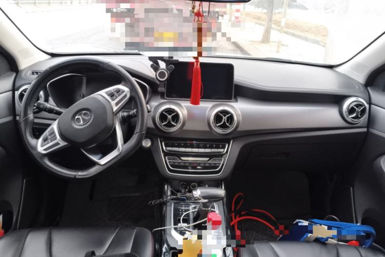 Used BAIC Beijing X5 2018 1.5T CVT Elite Version National V Center Console