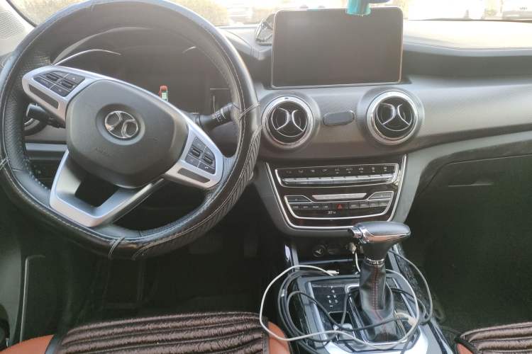 Used BAIC Beijing X5 2018 1.5T CVT New Smart Version China V Emission Standard Center Console