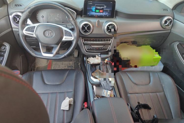 Used BAIC Beijing X5 2018 1.5T CVT Elite Version National V Center Console